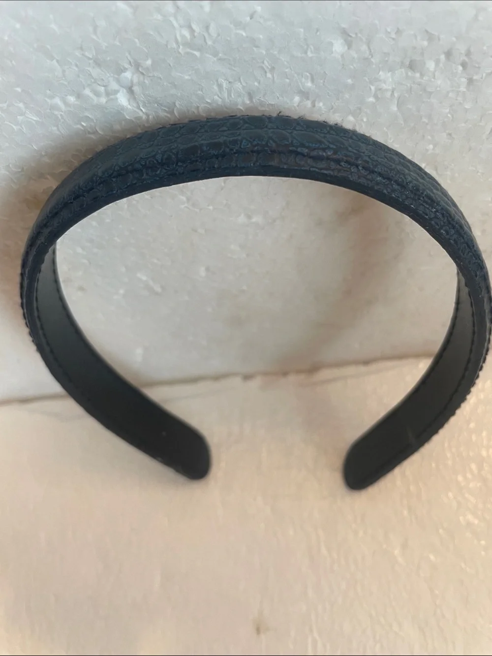 Vintage 90s Textured Navy Blue Leather Skinny Headband one size fits most women